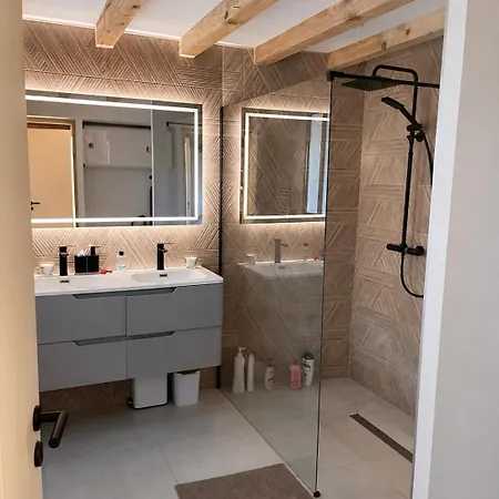 بيت للعطل La Petite Grange